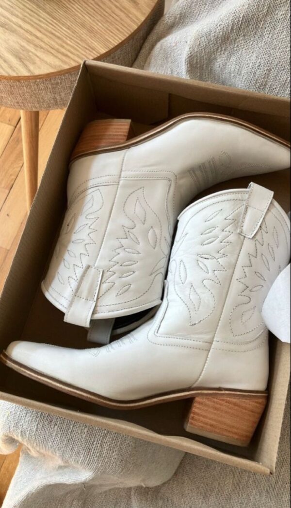 Santiags Blanches Femme - Bottes Chic pour un Style Sophistiqué